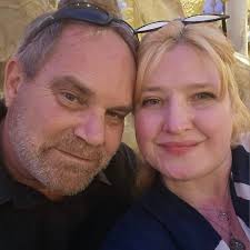 Young Blue Jays fans taught Freddie Freeman how to hit 6-7 🤣 🎥: SickKids  Foundation/IG