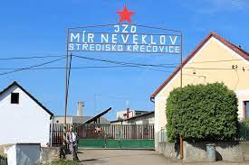 Mentálně opožděný družstevní závozník otík rákosník (j. 16 9 2018 Motovylet Do Krecovic Vesnicko Ma Strediskova Max A Masa Album Na Rajceti