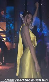 She was wearing a $199 mustard coloured suit from zara. Emily Ratajkowski Flaunts Her Cleavage In Yellow Dress As She Makes Her Way To Marc Jacobs Wedding Daily Mail Online
