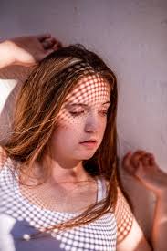 Mandurah twin models shining a light