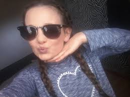 Katie Brewster (@katieyy890)