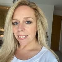 100+ profilů „Sarah Sheldon“