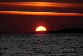 Basic information, like local time and the location on a world map, are also featured. How Long Does It Take To Get Dark After Sunset