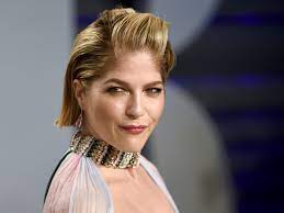 She said she currently can't feel her left leg or her hips. Selma Blair Has Multiple Sclerosis Here S What It Is