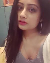 Anushri Roy's Instagram, Twitter & Facebook