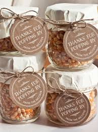 Cute And Inexpensive Diy Wedding Favors Popcorn In A Jar By Diy Ready At Http Diyready Edible Wedding Favors Wedding Favors Cheap Baby Shower Party Favors