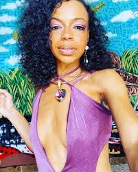 Jazmine Mitchell's Instagram, Twitter & Facebook