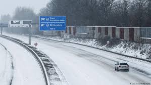 Cuando los estragos de la nieve también son una responsabilidad ciudadana. La Nieve Se Apodera De Alemania Todos Los Contenidos Dw 08 02 2021