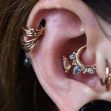 Kiraleighh Has Some Cool Stuff In Her Ears I Got To Add This Fresh Daith Piercing To Her Collection Gold Bar Earrings Bar Stud Earrings Silver Earrings Studs