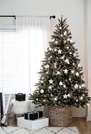 96 Fabulous Christmas Tree Decoration Ideas 2020 Pouted Com Minimal Christmas Beautiful Christmas Christmas Home