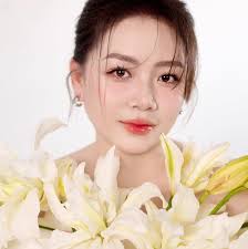 These Breakfast Sliders are loaded with sausage, egg, and cheese for a  perfectly portable meal. 24 ounces ground pork sausage 12 Hawaiian buns 8  large eggs, scrambled 6 slices pepper jack cheese