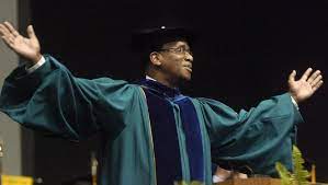 Some Graduation Speakers Want Up To 100k How Much Do Swfl Schools Pay