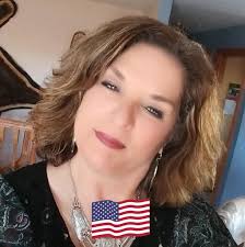 This woman was determined to delay the entire train, blocking the doors  with her leg! 😳