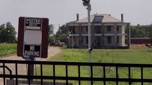 Leatherface™, the texas chainsaw massacre™ and all related characters, places, names and other indicia are trademarks of vortex, inc./kim henkel/tobe hooper. Visit To The Texas Chainsaw Massacre House Youtube
