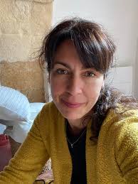 Maison Coursol par la Shed architecture. Situé dans le quartier de la  Petite-Bourgogne, au pied du centre-ville de Montréal, ce projet répond à  la demande initiale des clients d'agrandir leur maison afin