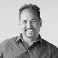 Laura Arato's Instagram, Twitter & Facebook