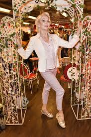 The past masked singer contestant whatchamacallit has a connection with is ice cream. Rateteam Verrat Diese Promis Wollen Sie Bei Masked Singer Promiflash De