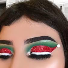 Santa Hat And Christmas Green Makeup Christmas Makeup Beauty Trendypins Christmas Eye Makeup Christmas Makeup Look Christmas Makeup