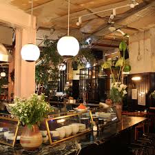 Die brasserie die bank ist ein lebensgefuhl hanseatische wurzeln gekreuzt mit kosmopolitischem charakter und internationalem flair. Restaurant Cafe Die Bank Am Helvetiaplatz Zurich Creme Guides