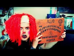 After being caught in a shootout, miguel's mother begs jim to take her son to the safety of their family in chicago. Juegos Macabros Para Jugar En Halloween Frikerick Youtube