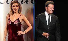 La hija de la reina de corazones no tuvo pelos en la lengua al comentar sobre su prima e hija de luis miguel, michelle salas, contra quien estalló y por mustia (doble cara, hipócrita). Luis Miguel Y Michelle Salas Estan Mas Lejanos Que Nunca