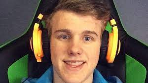 He posts videos reviewing makeup products. Meet Australia S Richest Youtuber And He S Only 25 Years Old News Com Au Tamworth Online News
