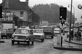 Caversham Traffic In 1972 Get Reading Ford Transit Local History Reading Berkshire
