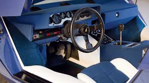 It is one of the many exotic designs developed by italian design house bertone, which pioneered and popularized the sharply angled italian wedge shape. Lamborghini Countach Specifications Features Photos Videos