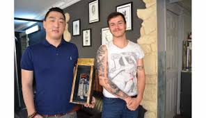 Latest tatouage bras homme prix frais tatouage polynesien avant bras de tatouage maori homme paule avant with tatouage polynsien epaule. Ain L Histoire Du Jour Ce Tatoueur Burgien A Remporte Un Prix International