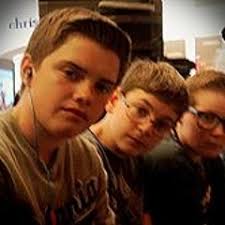 Stream Cash Moore music