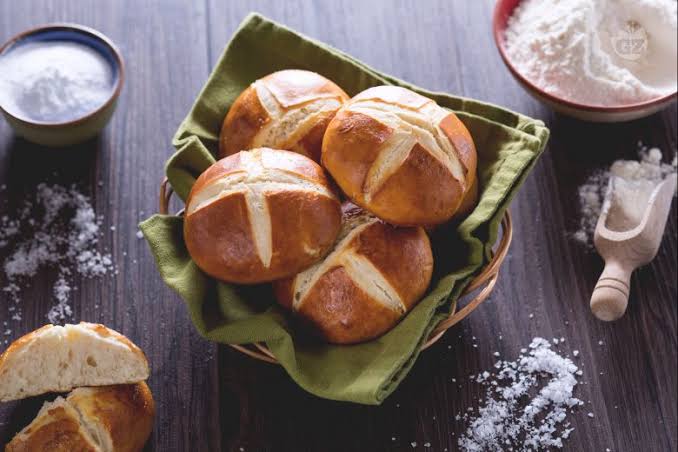 Pretzel Roll