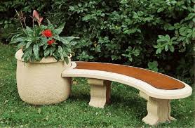 Zwei massive stellfüße und eine glatte sitzplatte bilden eine einzigartige bank. Steinbank Banke Rund Um Den Garten Gartendekor Lippstadt