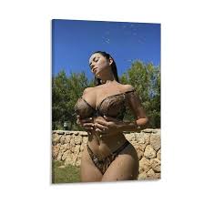 Demi Rose nude and private - a raw view at her stunning form