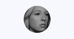 Mary-Clair en Apple Music