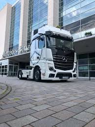 Pin By Mutugi Crispus On Benz Addict In 2020 Mercedes Benz Trucks Trucks Customised Trucks