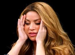 Perdí todo un álbum en un aeropuerto." "Cuando tenía 21 años, había escrito  un cuerpo entero de trabajo, todas mis letras, todas mis canciones. Viajaba  con mis papás en ese entonces y