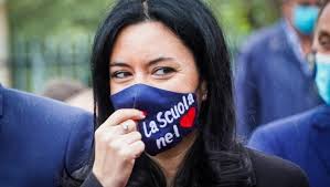 La ministra dell'istruzione lucia azzolina in visita all'istituto comprensivo riccardo massa di milano. Azzolina Rientro A Scuola Il 14 Dicembre Hanno Ragione I No Dad La Repubblica