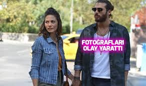Başarılı oyuncu demet özdemir, geceye adı aşk dedikodularına karışan can yaman'ın annesine katıldı. Can Yaman Demet Ozdemir Ciftinin Olay Yaratan Fotograflari Sosyal Medyayi Salladi