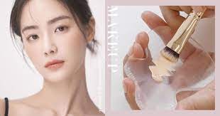 底妝可以說是彩妝中最好入門的項目 不過雖然好入門 新手想要畫出無瑕乾淨底妝卻又很有難度 以下就帶來新手必學的基礎底妝教學 只要掌握關鍵4點 新手 手殘黨都可以輕鬆擁有輕薄無瑕而且持久不脫妝的乾淨底妝 beauty ear cuff beauty hacks