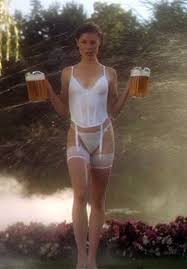 Julie bowen luetkemeyer aka julie bowen is an american actress and model, best known for her role aunt gwen in the series dawson's creek.she also grabbed the limelight for her works in the series and movies such as ed, denise bauer, boston legal, modern family, happy gilmore, kids in america, and jumping the broom. 17 See It Ideas Good Movies Movies Favorite Movies