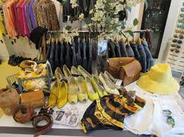 Second hand shop, kathmandu, nepal. Top 10 Second Hand Kleidergeschafte In Berlin Amstel House Travel Blog