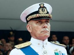 Perché alle parole dei bellicisti in conflitto d'interessi affiancherei il  bollino di 'messaggio promozionale'