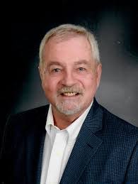 Robert Mcclelland's Instagram, Twitter & Facebook