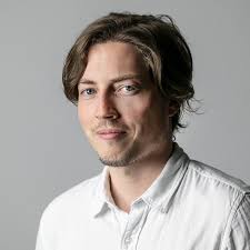 Magnate tecnológico inglés Mike Lynch y su hija, entre los desaparecidos de  yate en Italia