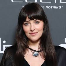 Selena Gomez Debuts a New Long, Layered Hairstyle