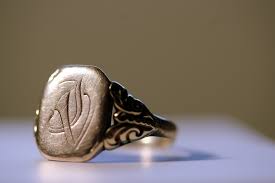 Wearing a ring on the little, or pinky, finger of the hand can have any one of a number of meanings, some of which are mutually contradictory. Your Guide To Wearing Signet Rings Jewelry Guide