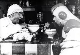 On était huit sur scène, une pièce qui se passe pendant la guerre. Photo Noir Et Blanc Louis De Funes Et Villeret Dans La Soupe Aux Choux Acheter Photo Noir Et Blanc Louis De Funes Et Villeret Dans La Soupe Aux Choux 48127
