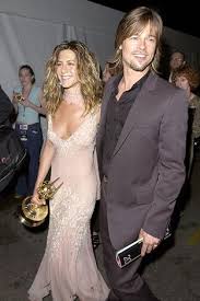 Brad pitt and jennifer aniston's virtual reunion came with no hesitation, says dane cook. Jennifer Aniston Brad Pitt September 2002 Brad Supported Jen After She Won An Emmy For Best Actress In A Comedy Series For Fr Promis Schonheit Schauspieler