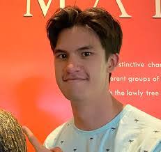 Genevieve Gates's Instagram, Twitter & Facebook