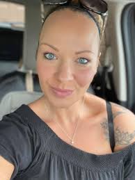 AG's face is not and never been retocated,,, her face''' perfectly  shape🤗👏♥️♥️♥️